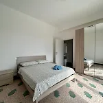 Bright Modern For 6 Guests With 3 Bedrooms New Furniture Air Conditioning Balcony Overlooking La Spezia Quiet Residential Area