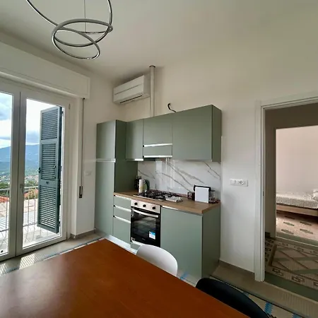 Apartamento Ampio Fino A 6 Persone Sulle Colline Della Spezia, Vista Panoramica Sul Golfo - 10 Minuti Dal Centro Citta 16 Da Sarzana E Lerici *