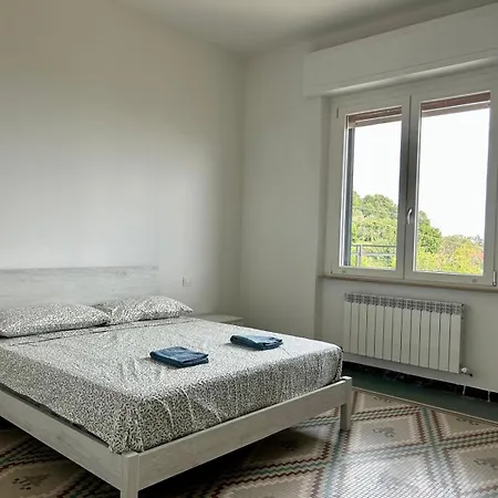 Bright Modern For 6 Guests With 3 Bedrooms New Furniture Air Conditioning Balcony Overlooking La Spezia Quiet Residential Area Διαμέρισμα Carozzo
