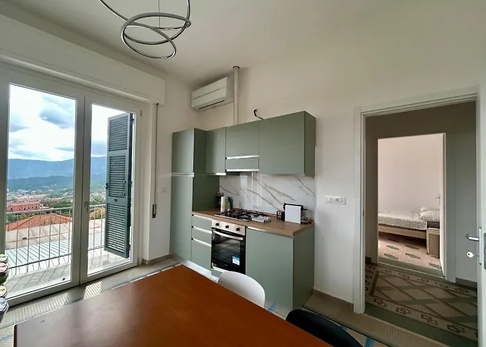 Διαμέρισμα Bright Modern For 6 Guests With 3 Bedrooms New Furniture Air Conditioning Balcony Overlooking La Spezia Quiet Residential Area *