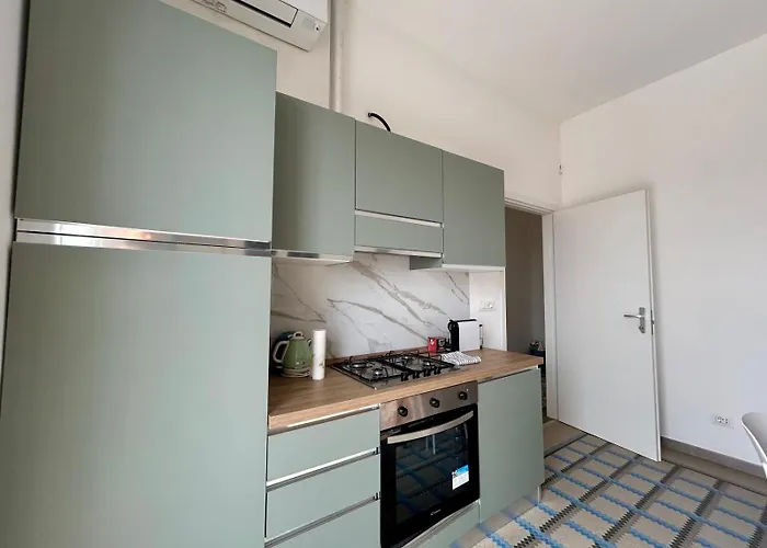Bright Modern For 6 Guests With 3 Bedrooms New Furniture Air Conditioning Balcony Overlooking La Spezia Quiet Residential Area Διαμέρισμα Carozzo