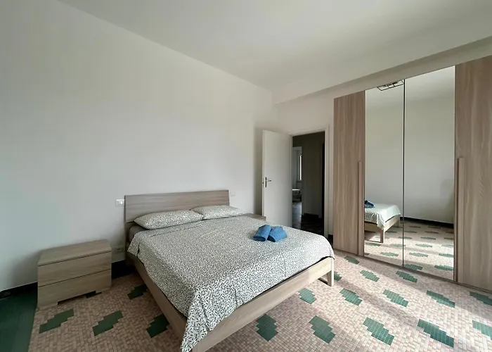 Bright Modern For 6 Guests With 3 Bedrooms New Furniture Air Conditioning Balcony Overlooking La Spezia Quiet Residential Area