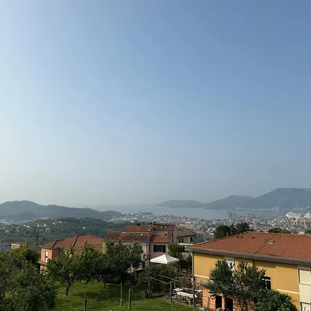 Ampio Fino A 9 Persone Sulle Colline Della Spezia, Vista Panoramica Sul Golfo - 10 Minuti Dal Centro Citta 16 Da Sarzana E Lerici Carozzo